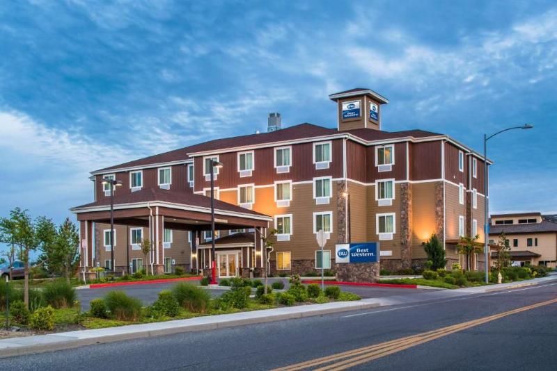 Red Lion Inn & Suites Kennewick image