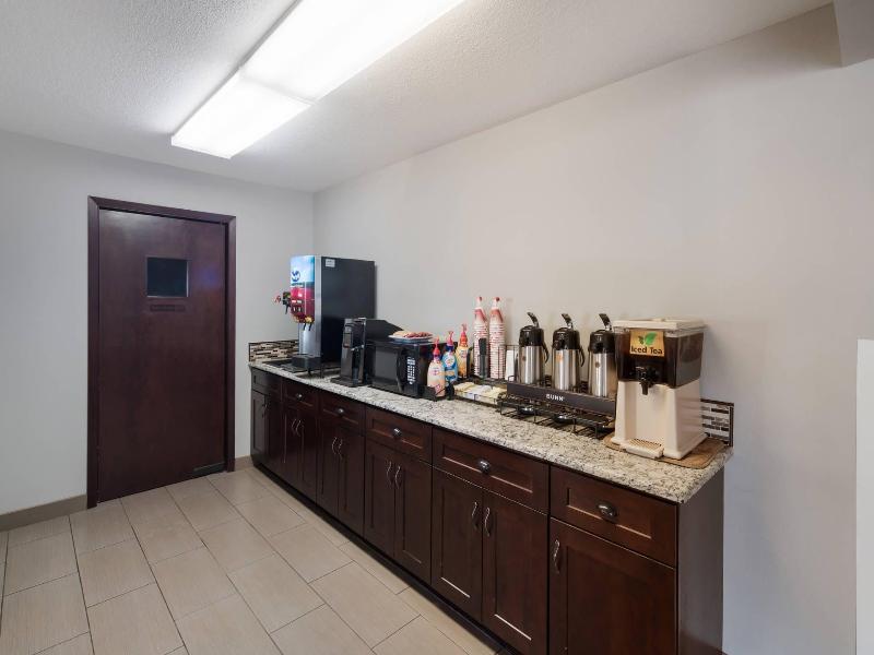 Quality Inn & Suites Kennewick Tri-Cities image