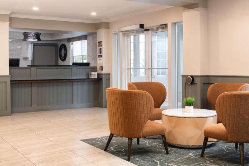 Red Lion Inn & Suites Kennewick image