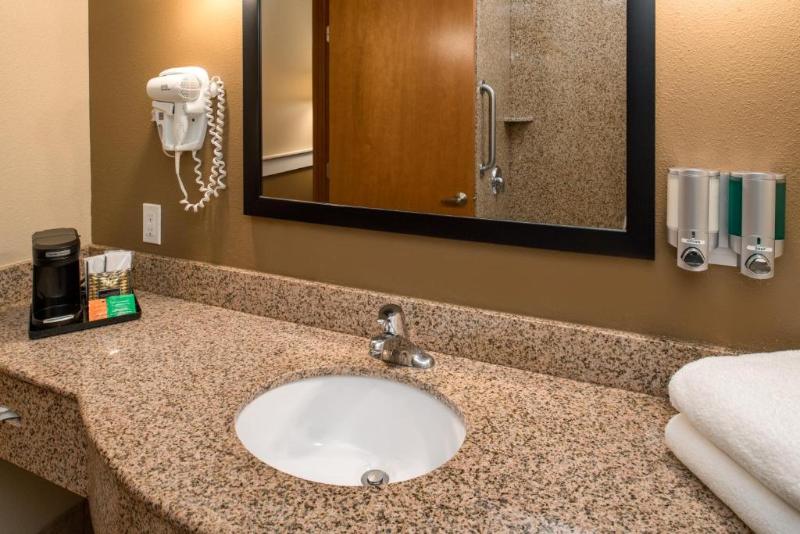 Red Lion Inn & Suites Kennewick image