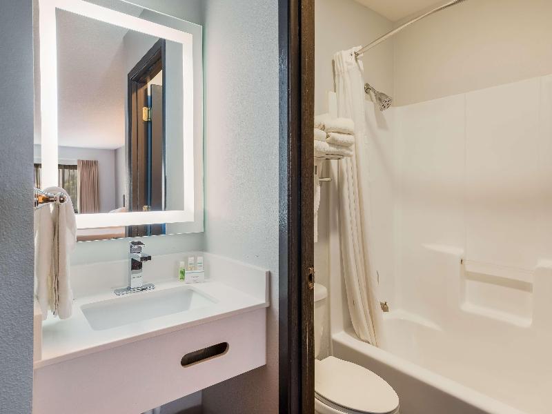 Red Lion Inn & Suites Ontario image