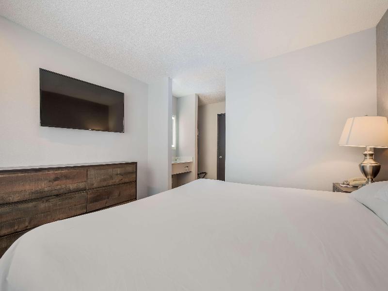 Red Lion Inn & Suites Ontario image