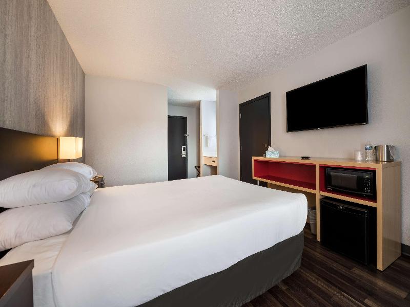Red Lion Inn & Suites Ontario image