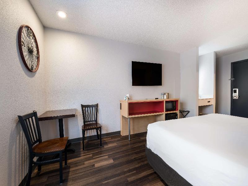 Red Lion Inn & Suites Ontario image