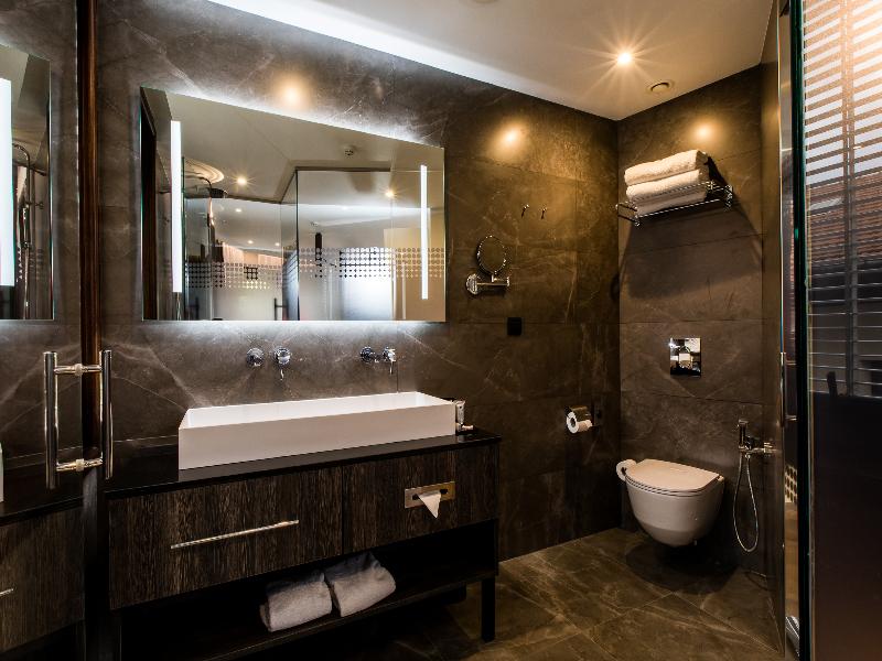 NYX Hotel Bilbao by Leonardo Hotels image