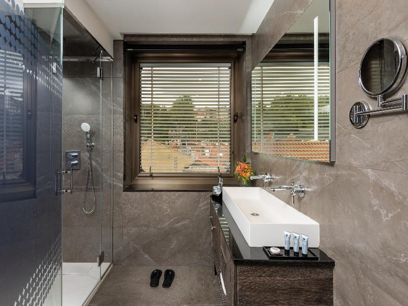 NYX Hotel Bilbao by Leonardo Hotels image