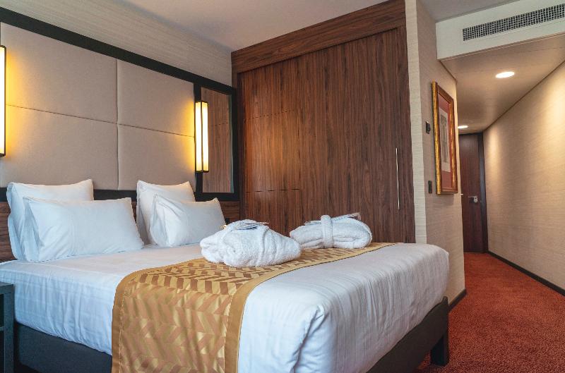 Nash Suites Airport Hotel image