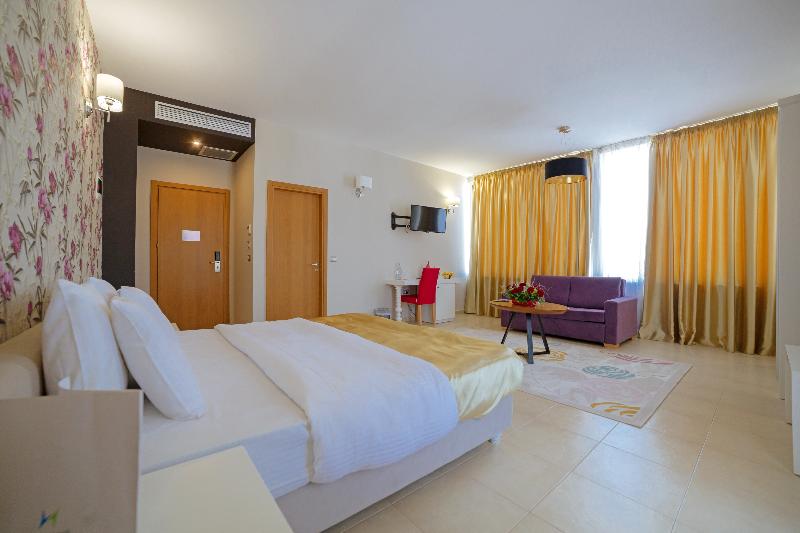 Sun Hotel image
