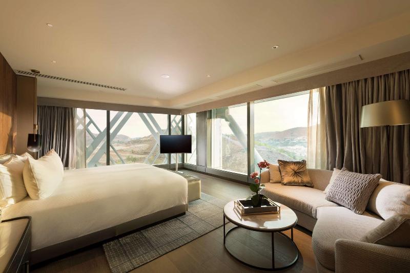 Hilton Port Moresby Hotel & Residences image