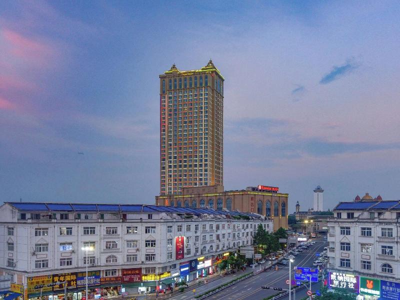 Ramada Plaza Dongxing City Center