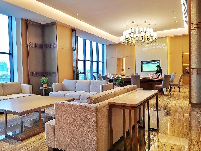Ramada Plaza Dongxing City Center