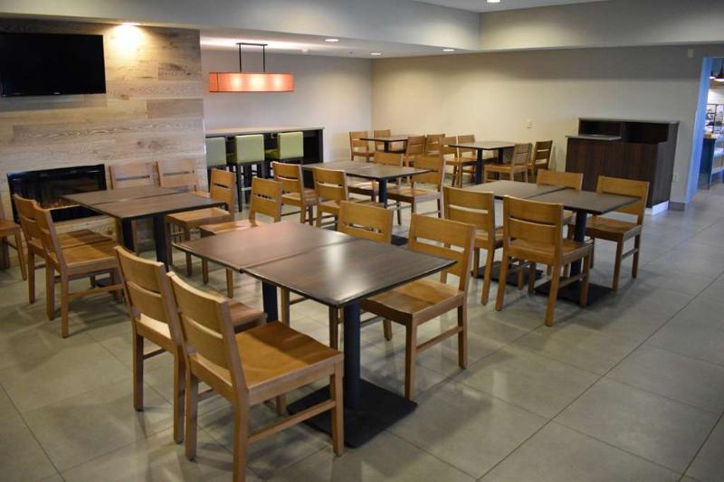 Country Inn Suites By Radisson Northwood Ia image