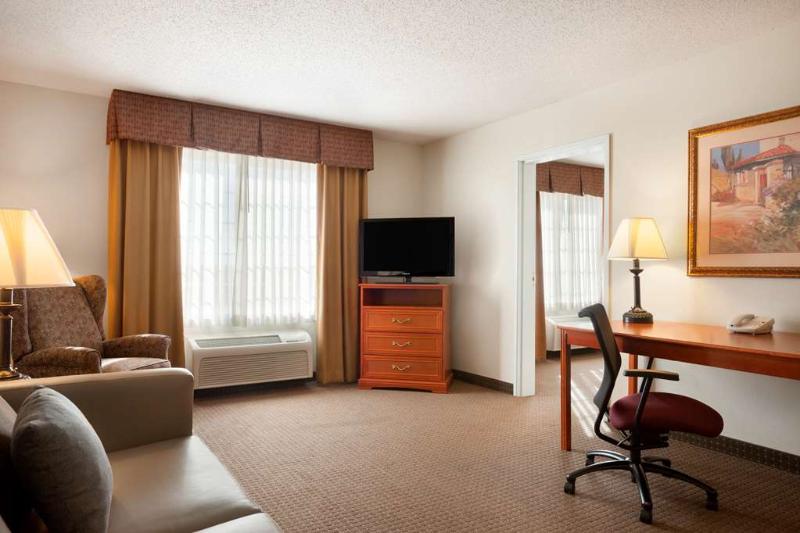 Country Inn Suites By Radisson Northwood Ia image 6