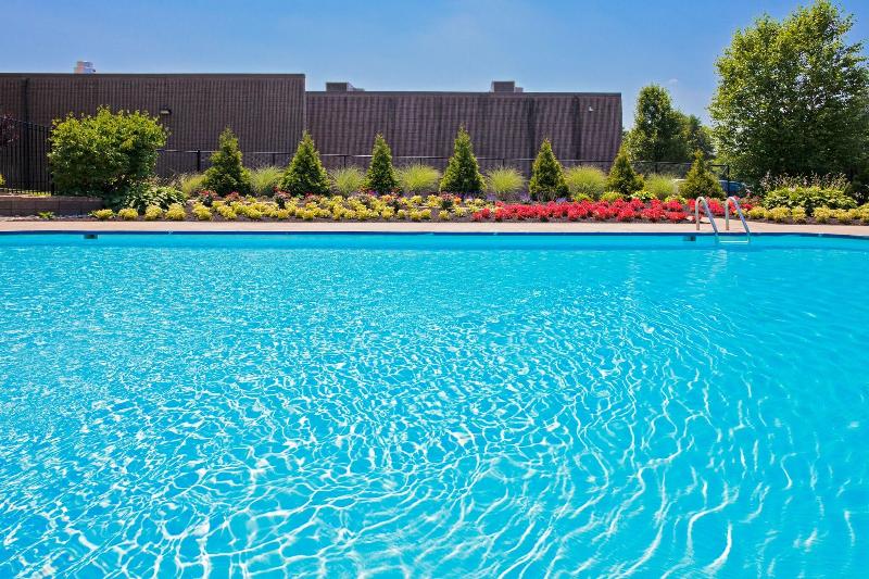 Radisson Hotel Freehold image