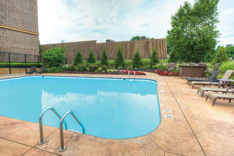 Radisson Hotel Freehold image