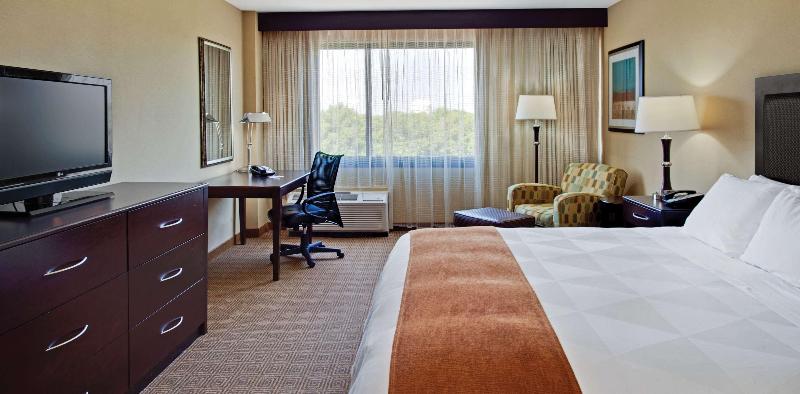 Radisson Hotel Freehold image