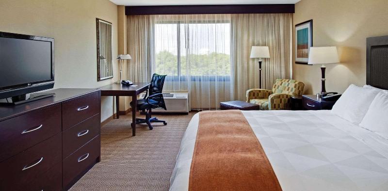 Radisson Hotel Freehold image