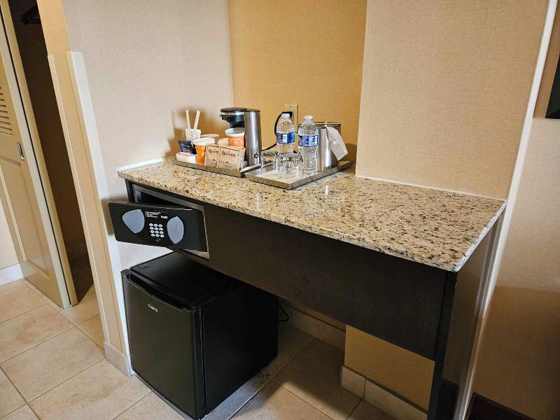 Radisson Hotel Freehold image