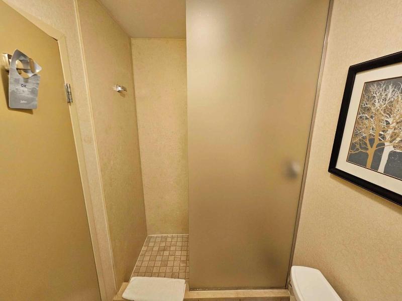Radisson Hotel Freehold image