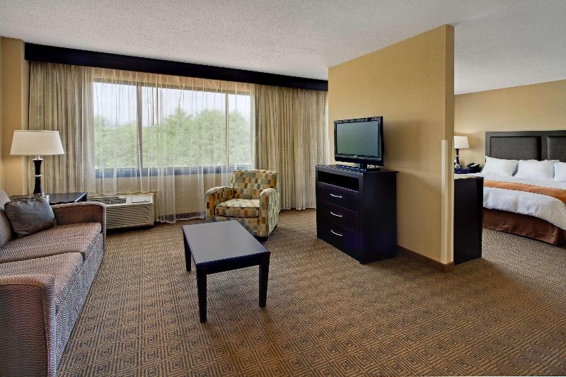 Radisson Hotel Freehold image