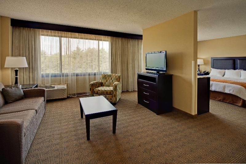 Radisson Hotel Freehold image