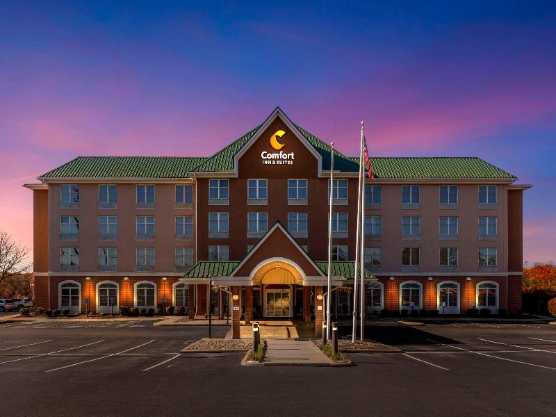 Comfort Inn & Suites Cuyahoga Falls - Akron image