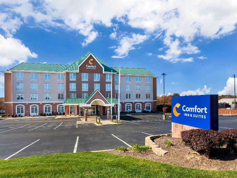 Comfort Inn & Suites Cuyahoga Falls - Akron image