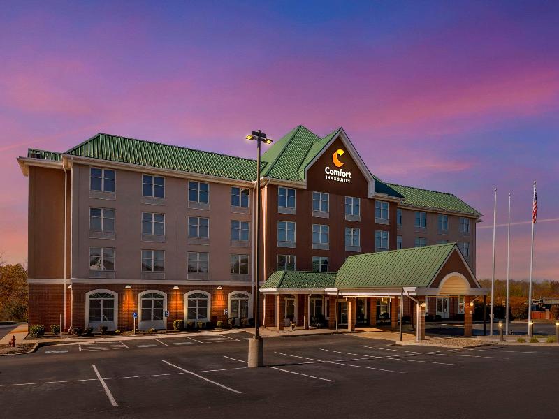 Comfort Inn & Suites Cuyahoga Falls - Akron image