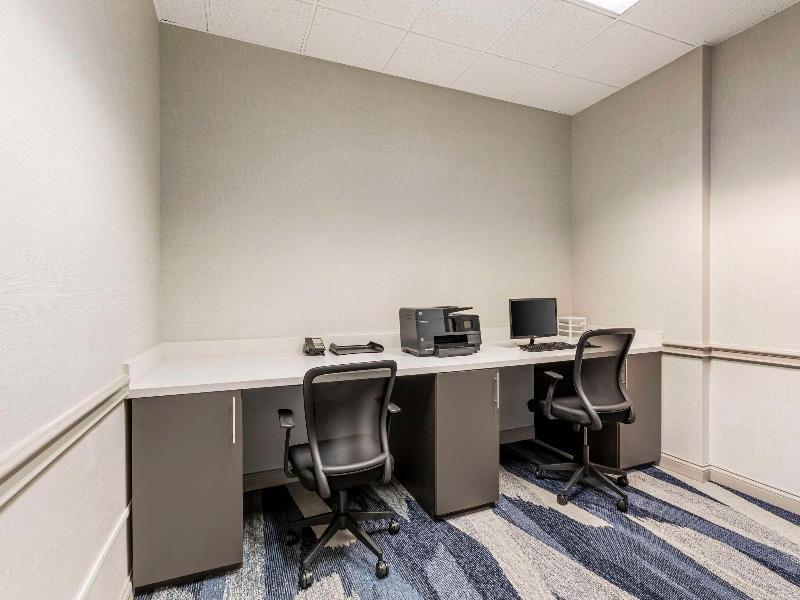 Comfort Inn & Suites Cuyahoga Falls - Akron image
