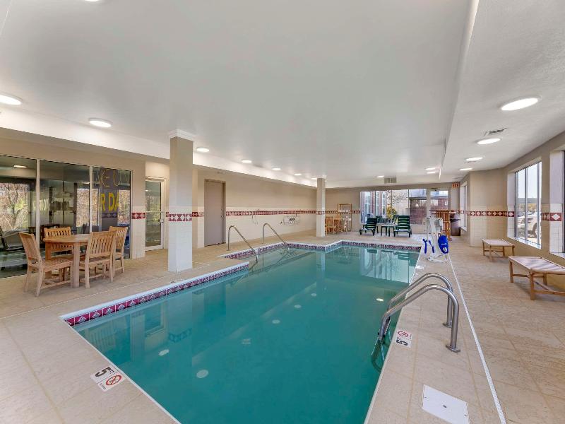 Comfort Inn & Suites Cuyahoga Falls - Akron image