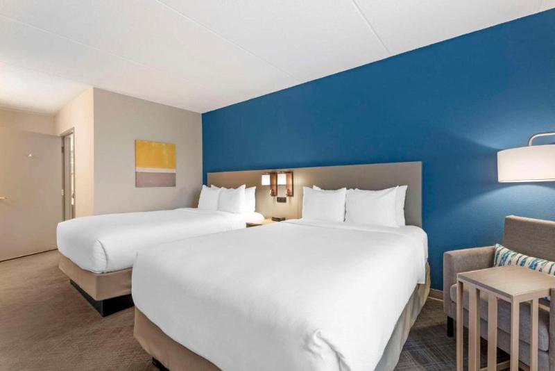 Comfort Inn & Suites Cuyahoga Falls - Akron image