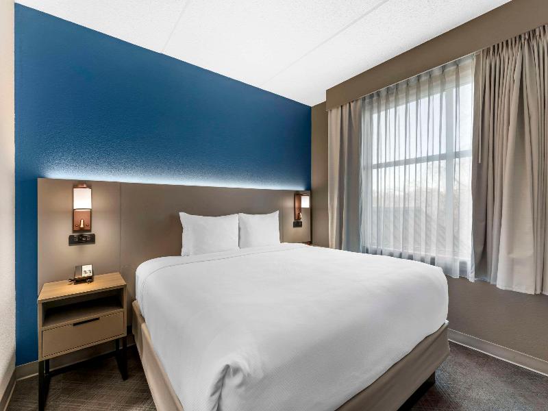 Comfort Inn & Suites Cuyahoga Falls - Akron image