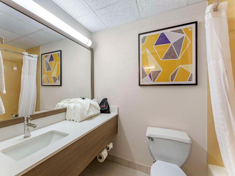 Comfort Inn & Suites Cuyahoga Falls - Akron image