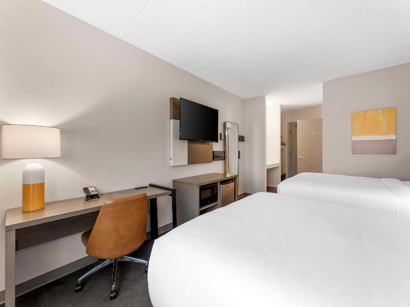 Comfort Inn & Suites Cuyahoga Falls - Akron image
