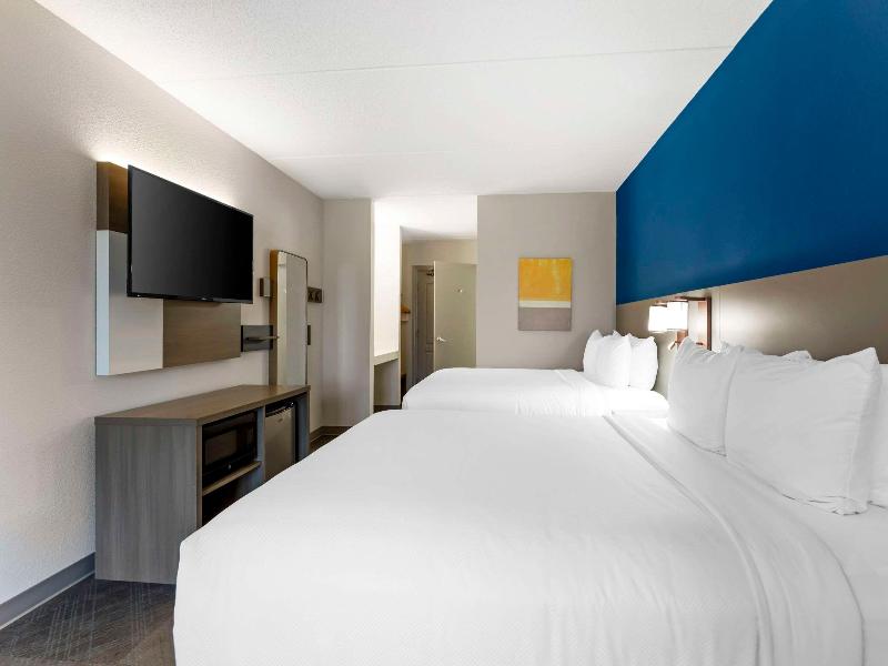 Comfort Inn & Suites Cuyahoga Falls - Akron image