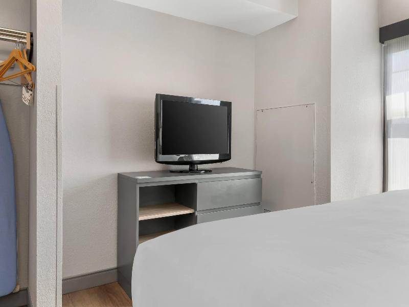 Country Inn Suites By Radisson Georgetown Ky image