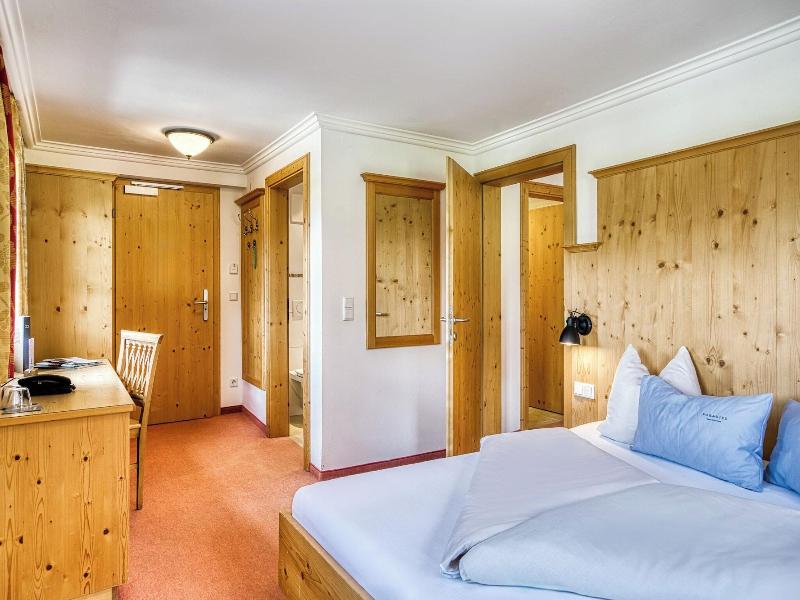 Puradies Hotel & Chalets image