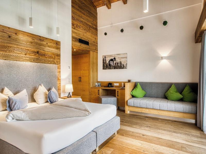 Puradies Hotel & Chalets image