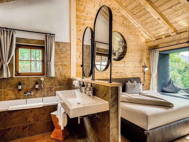 Puradies Hotel & Chalets image
