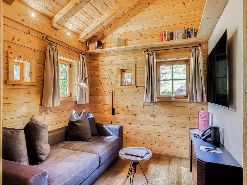 Puradies Hotel & Chalets image