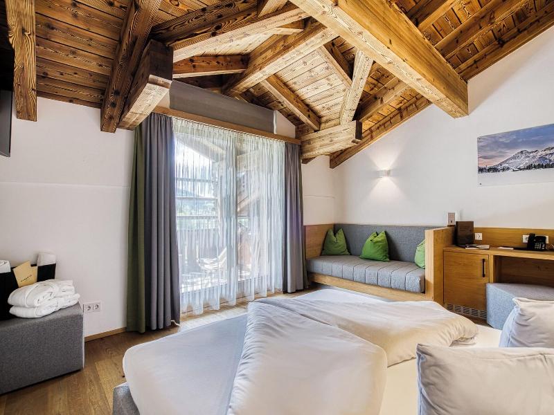 Puradies Hotel & Chalets image