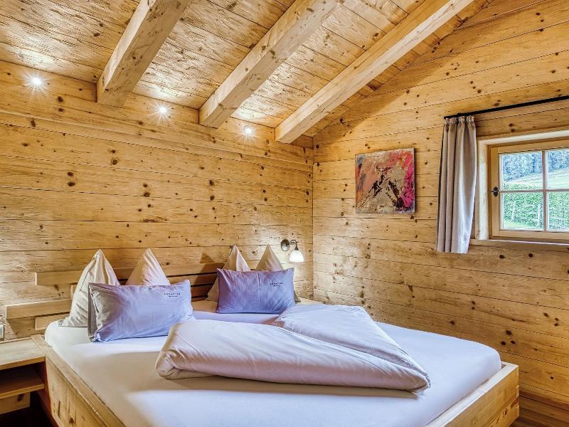Puradies Hotel & Chalets image