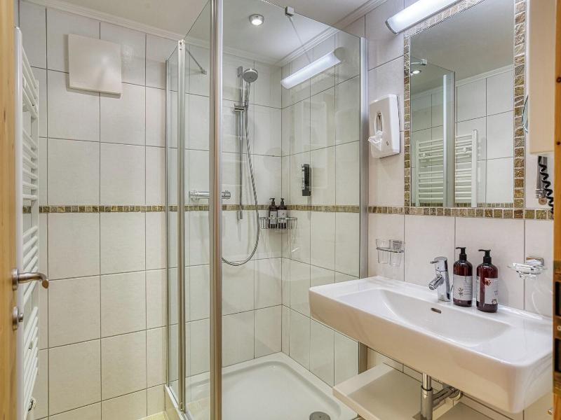 Puradies Hotel & Chalets image