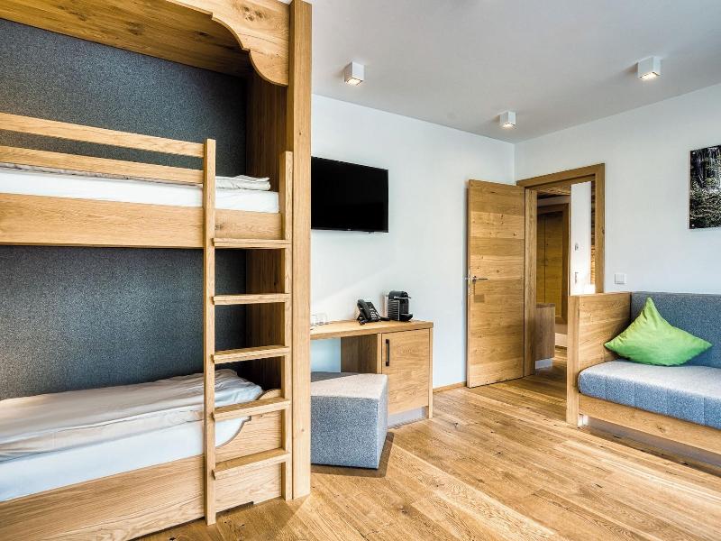 Puradies Hotel & Chalets image