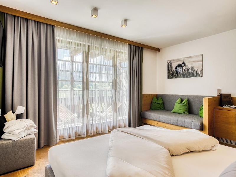 Puradies Hotel & Chalets image