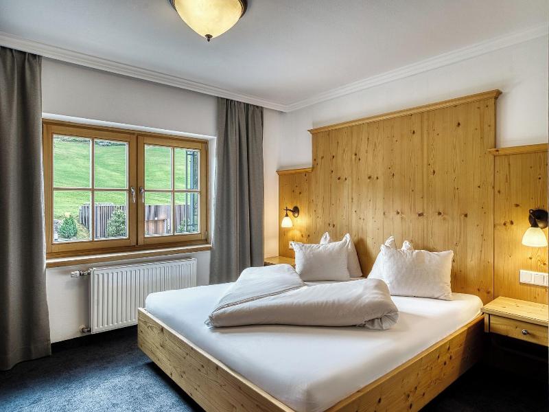 Puradies Hotel & Chalets image