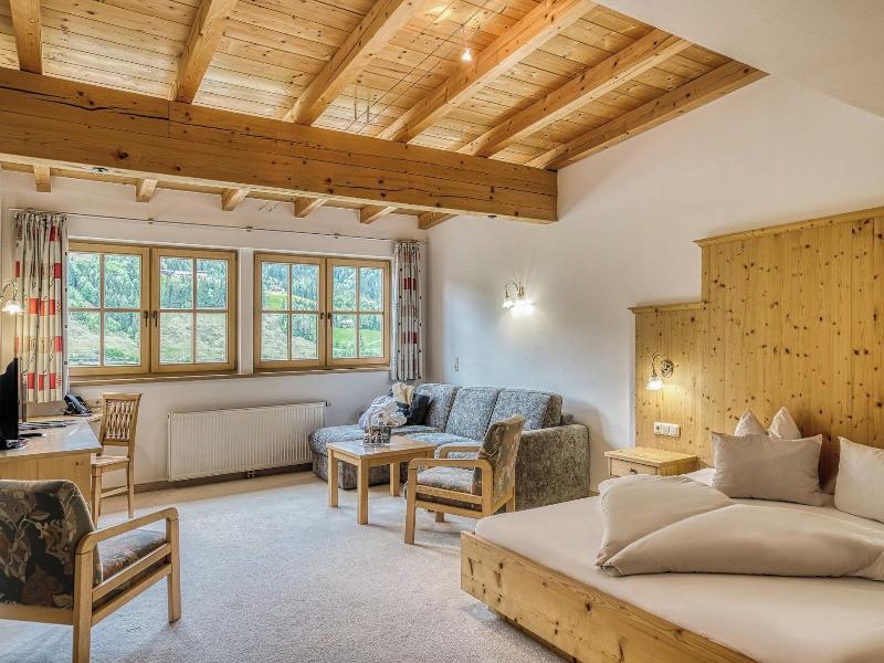 Puradies Hotel & Chalets image