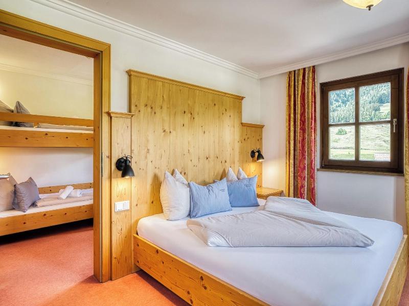 Puradies Hotel & Chalets image