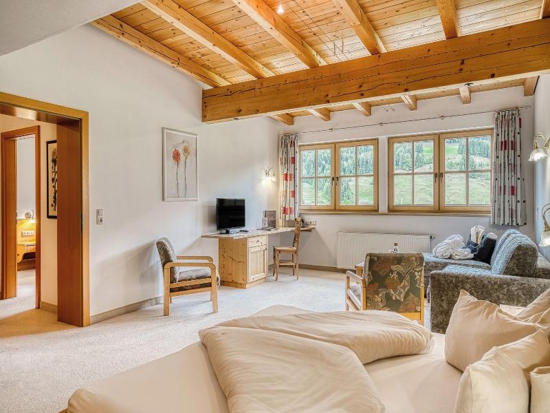 Puradies Hotel & Chalets image