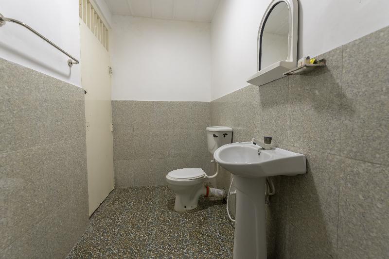 Metro Marine Drive Hotel image